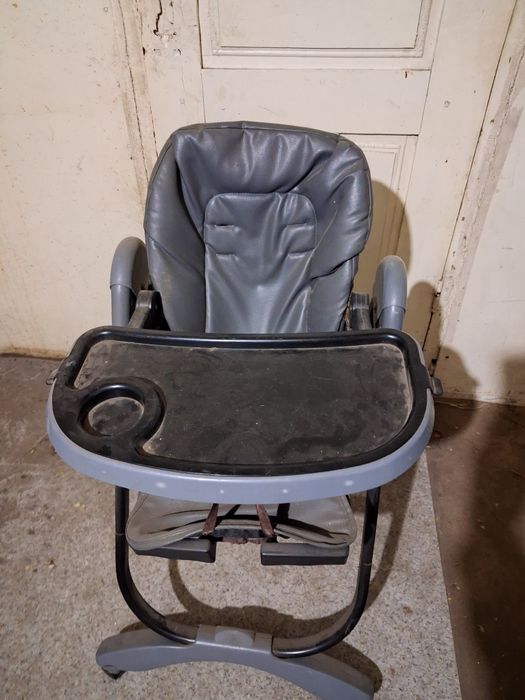 Продам детское кресло для кормления б/у