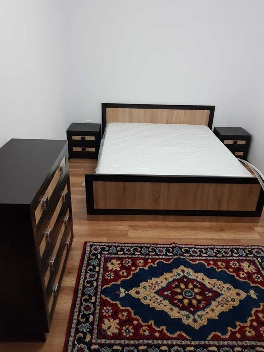 Vand apartament cu 3 camere si beci