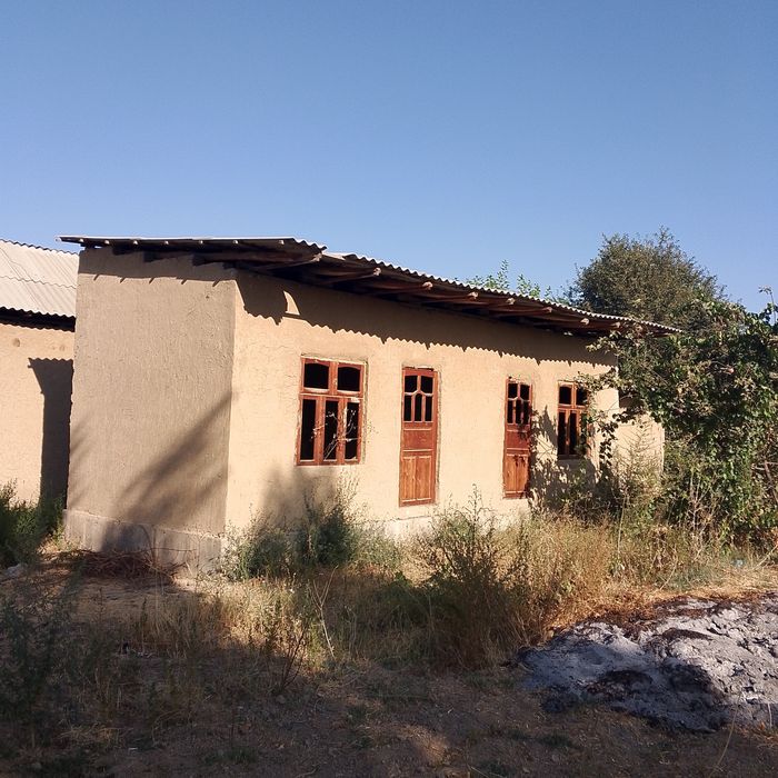 Boʻlib toʻlawga keliwiladi 2 xona vremenka owxona solingan 16 sotixli