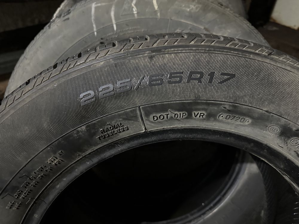 Продам всесезонные покрышки на 225-65-R17