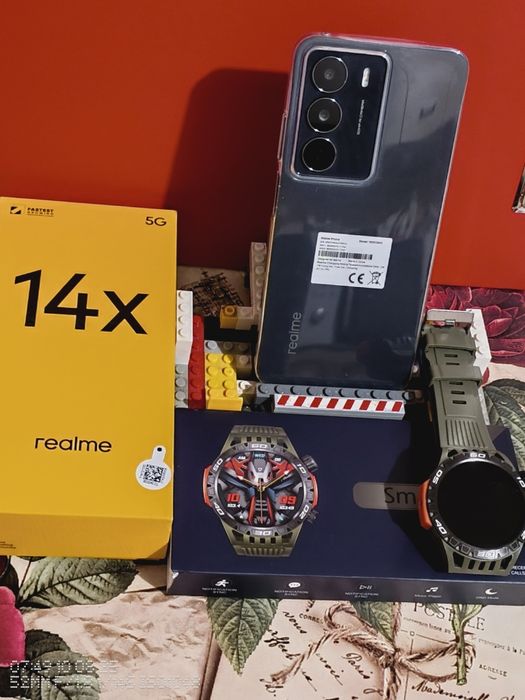 Smartphone REALME 14X și smartwatch army cu lanterna