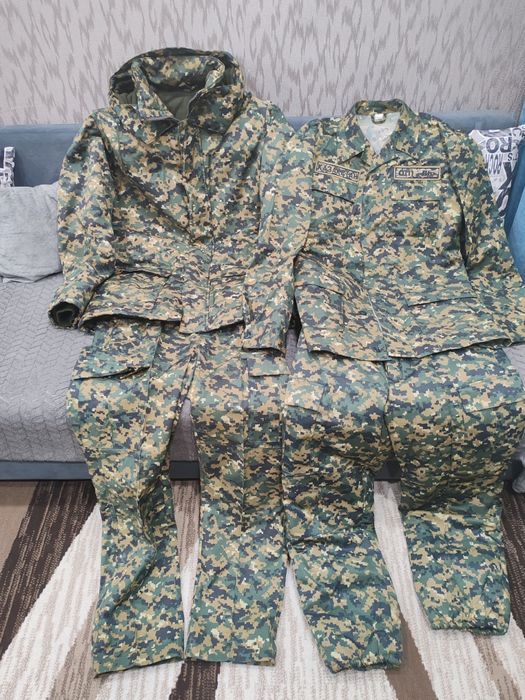 Продам утепленную зимнюю куртку (бушлат)