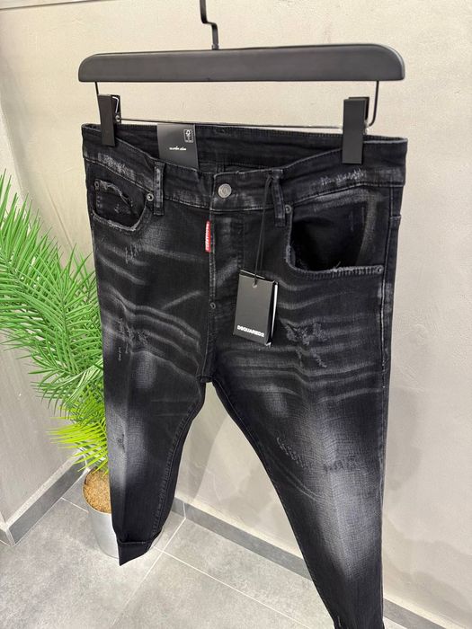 Blugi dsq2 model nou