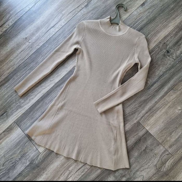 Рокля цвят кхаки XS