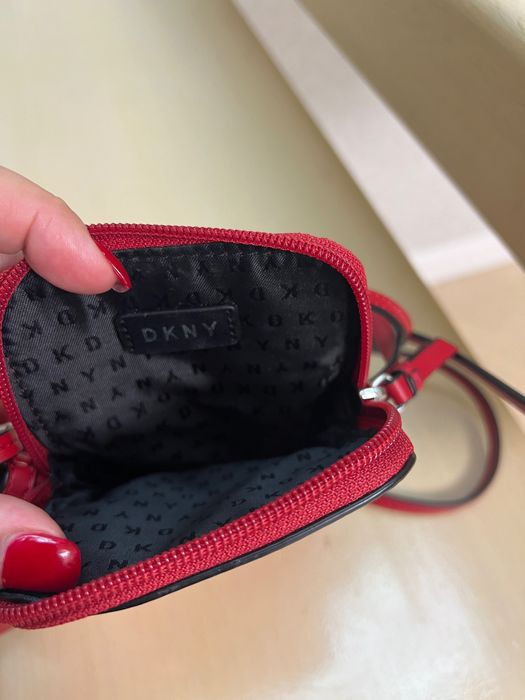 Geanta pentru telefon DKNY