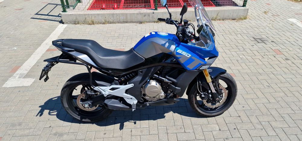 Motocicleta CFMoto 650MT august 2024. 4000km