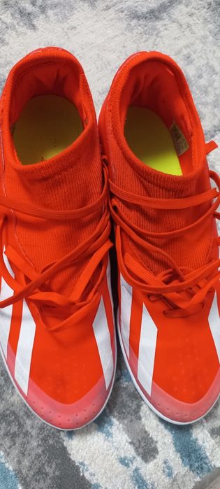 Ghete de fotbal sintetic