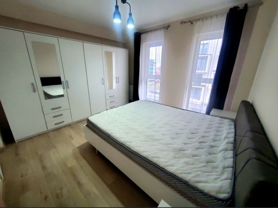 PF Închiriez apartament 3 camere
