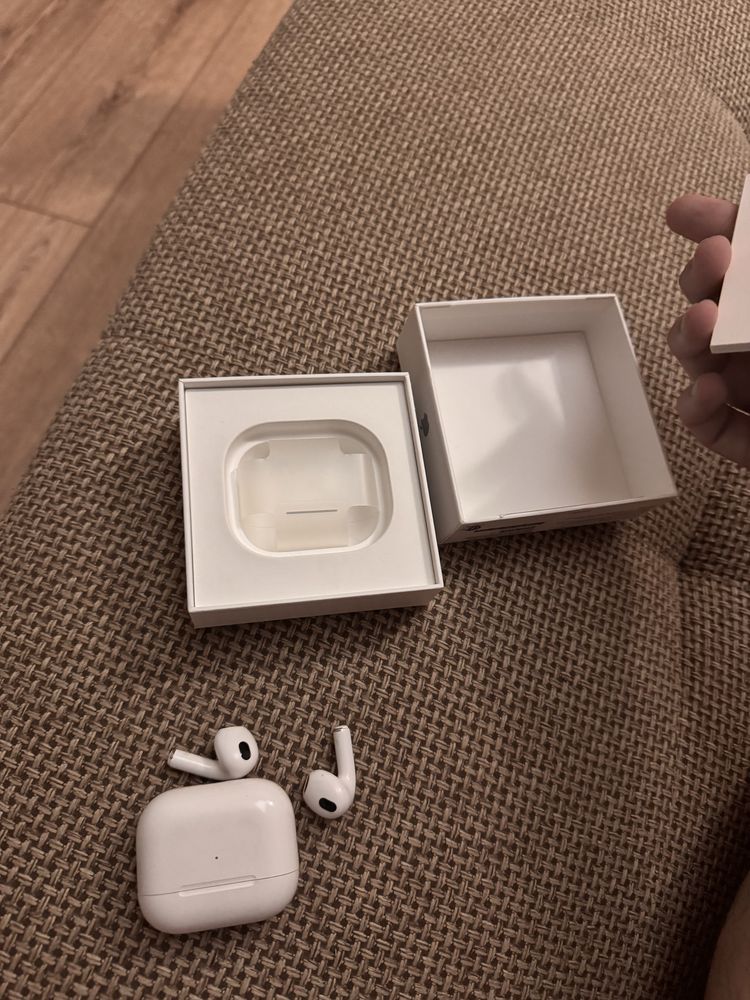 Apple Airpods (3rd deneration)