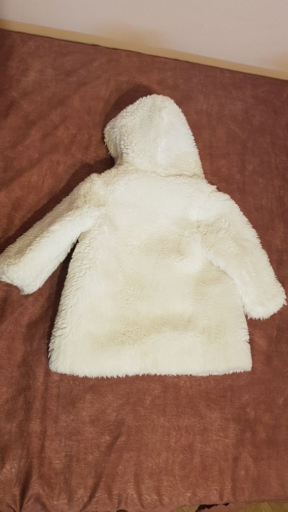 Детско палто подходящо за момиченце на 3-4 години