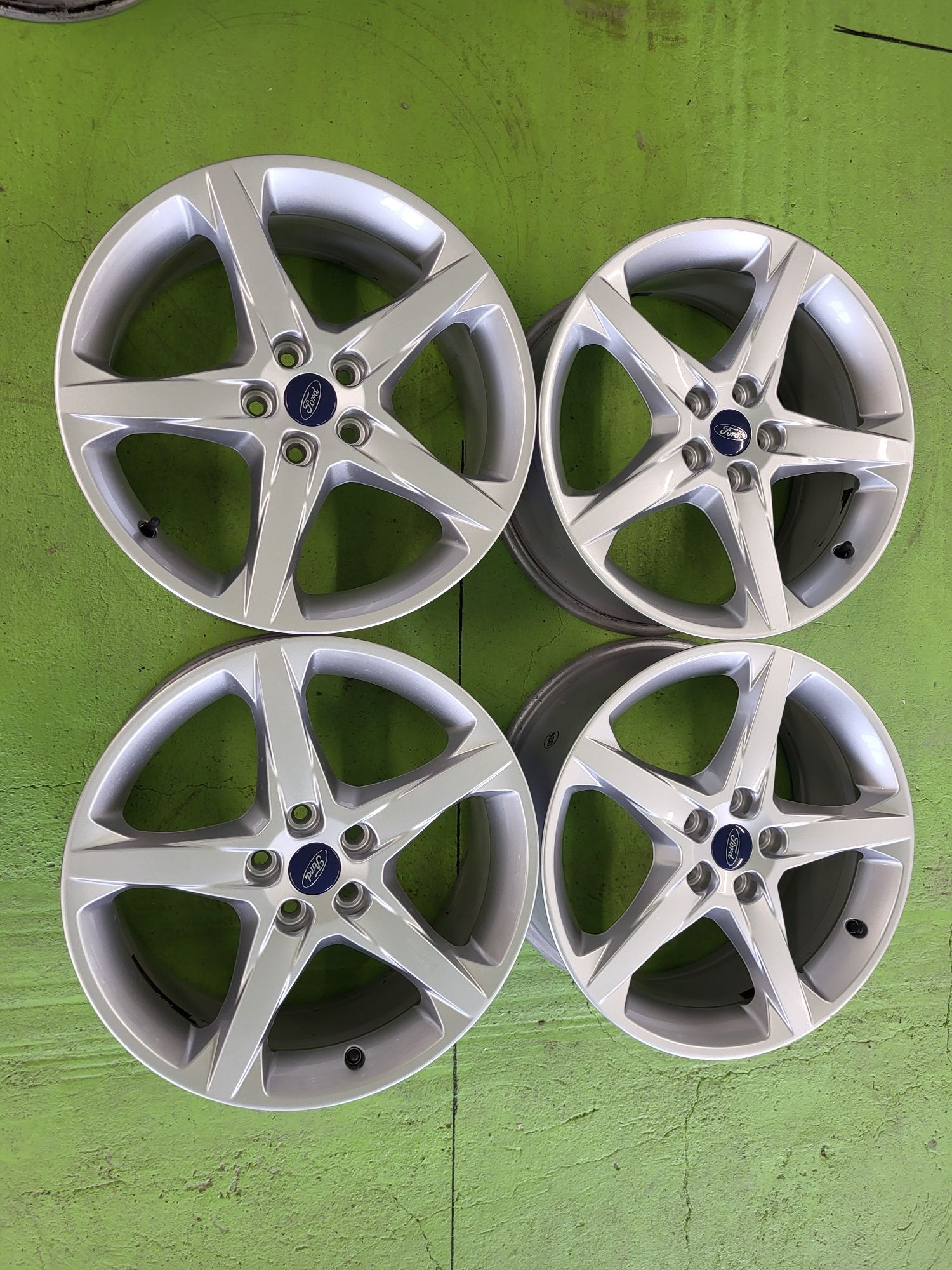 18 5x108 Ford лети джанти 5х108 форд