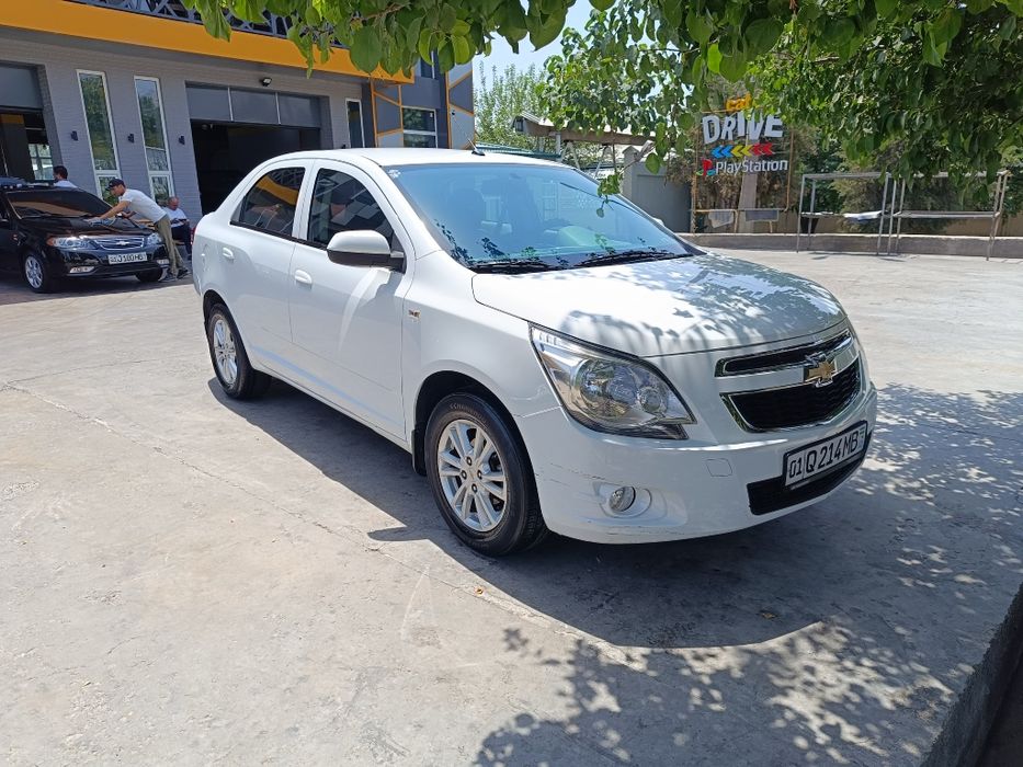 Автомобиль белый кобальт 4 позиция 12.2020