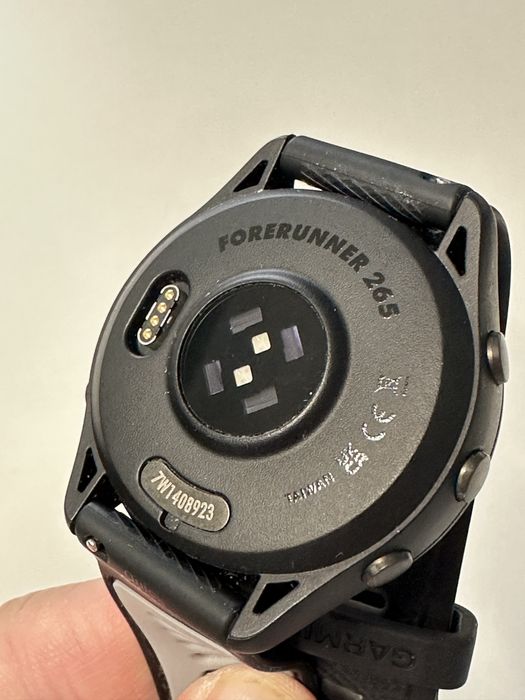 Беговые часы Garmin Forerunner 265