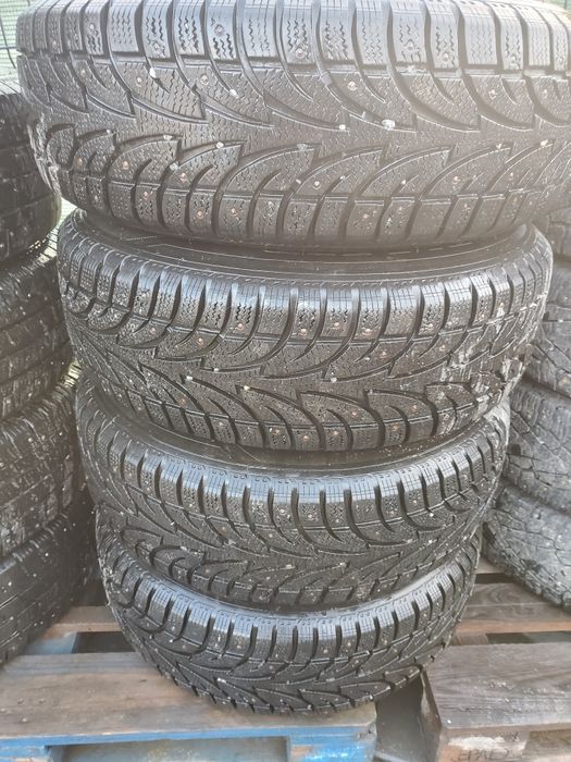 Roți jante cu anvelope de iarna 5x139.7  235/75/15 r15