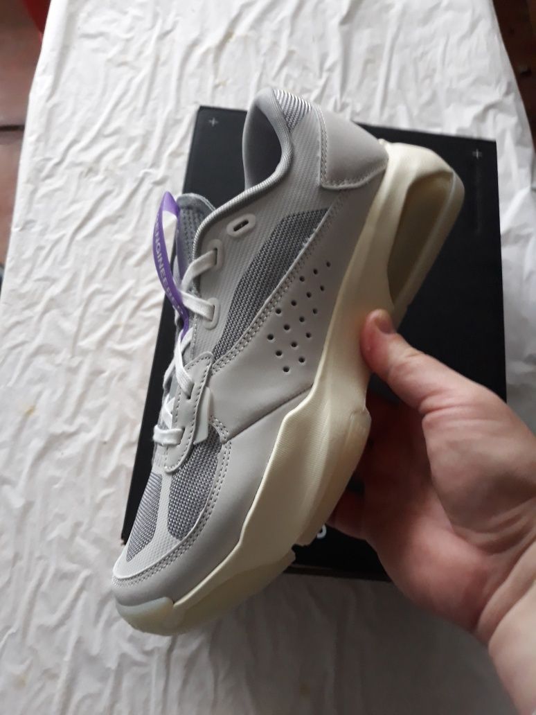 Jordan Air 200 E nr 42.5 originali nou