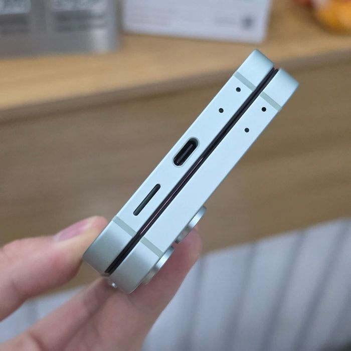 Samsung Galaxy Z Flip 6 5G 256GB + 12GB RAM - Blue