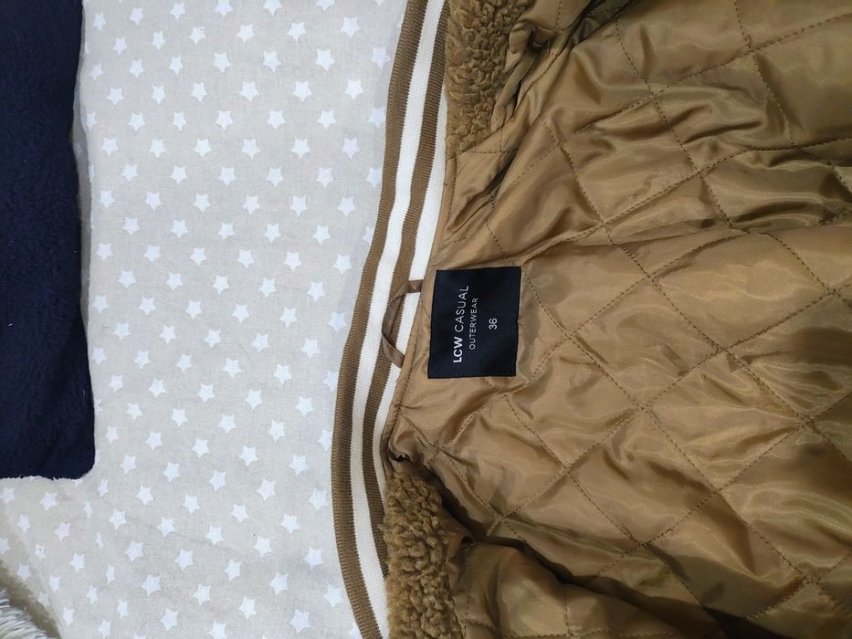 Нов дамски спортен бомбър WAIKIKI