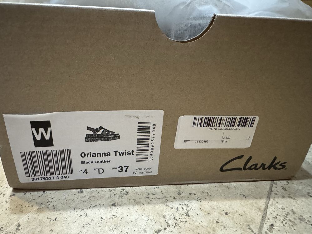 Кожени сандали на Clarks