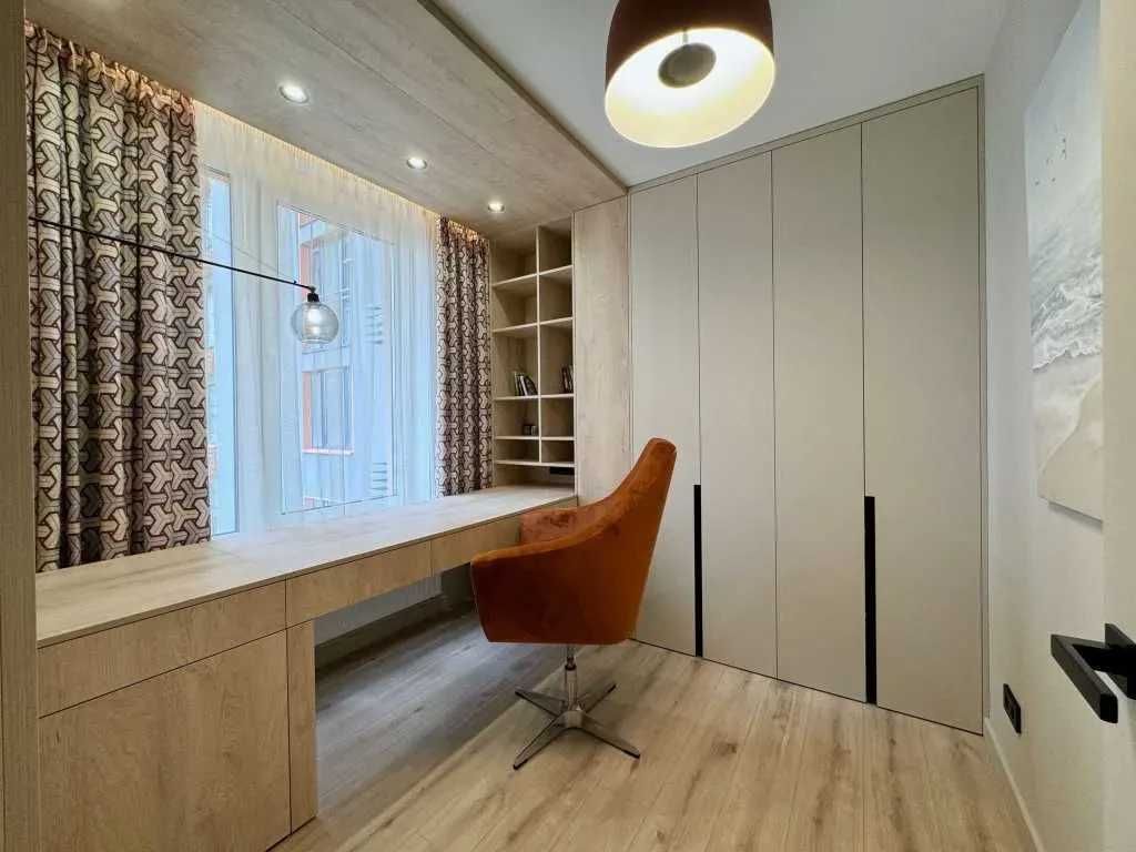 Дава се под наем Тристаен апартамент в София, Център - 90 кв.м за 561 € - Снимка #4