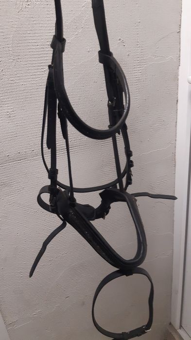 Vând căpăstru din piele