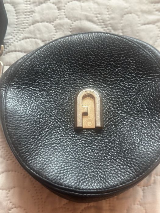 Дамска черна чанта Furla