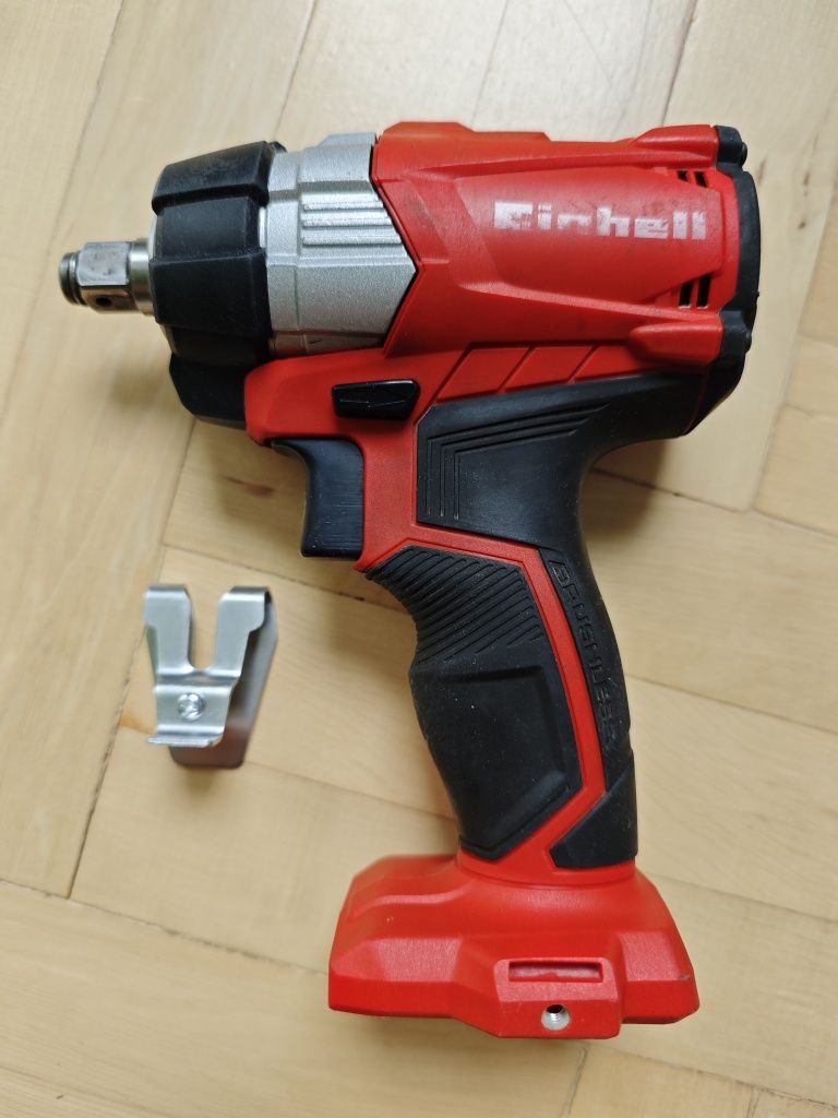 Продавам  акумулаторни машини Einhell.