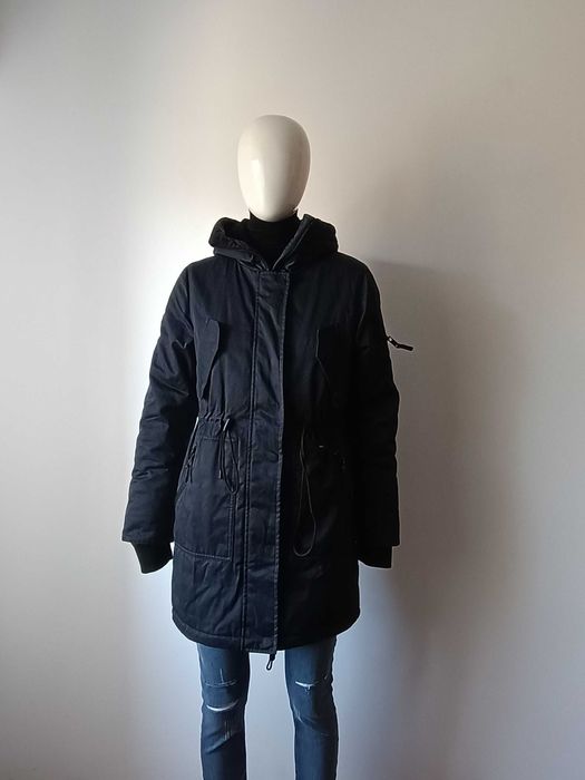 Haina parka nouă Khujo