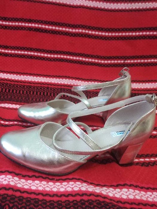 Vand sandale din piele