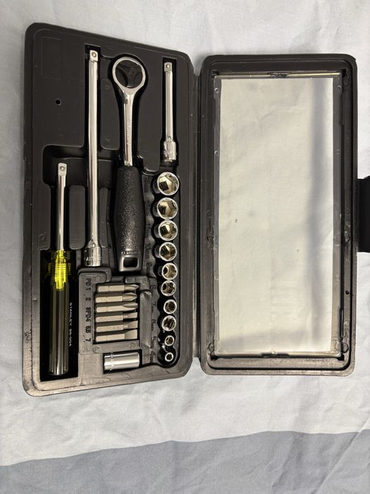 Trusa chei tubulare si biti Stanley