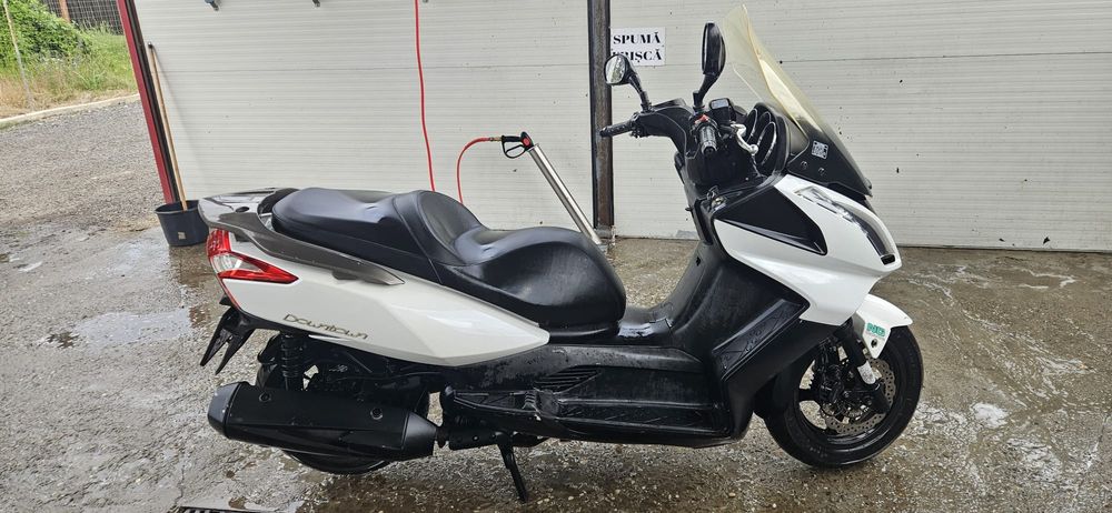 Vând Kymco- Downtown300i