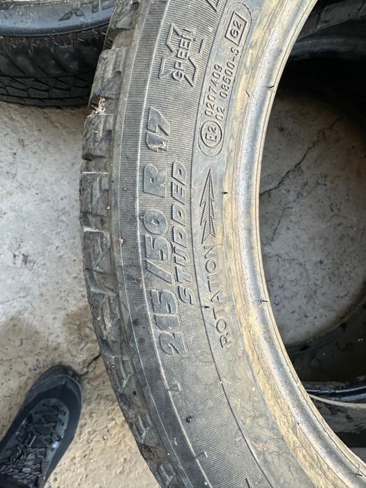 Продам шины 215/50/R17