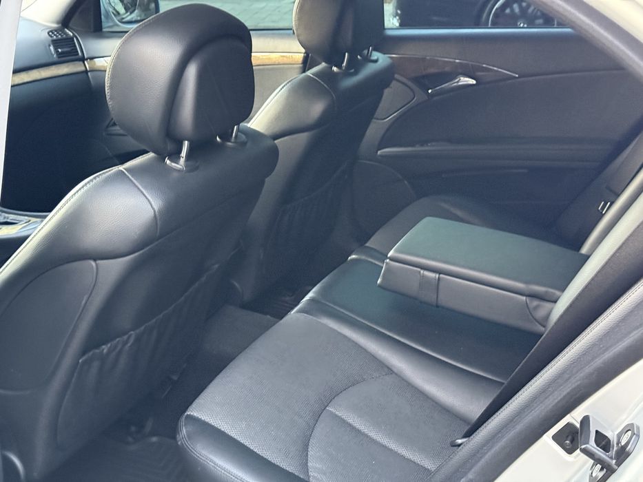 Mersedes benz W 211  E 200 kraska toza