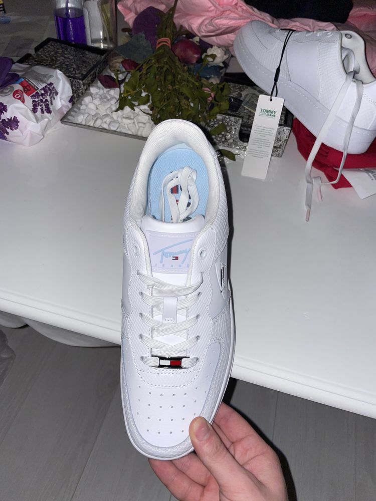 Adidași Tommy Hilfiger