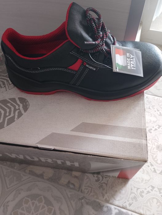 Чисто нови работни обувки Würth