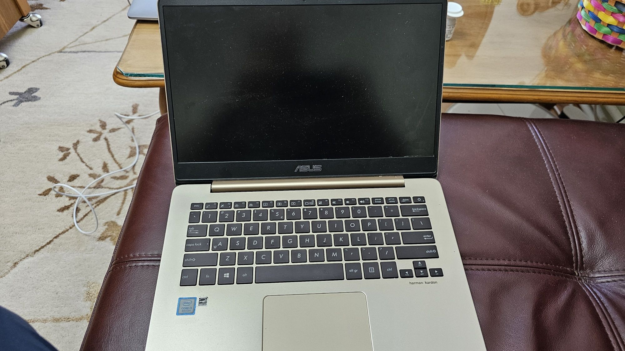 Vând notebook Asus