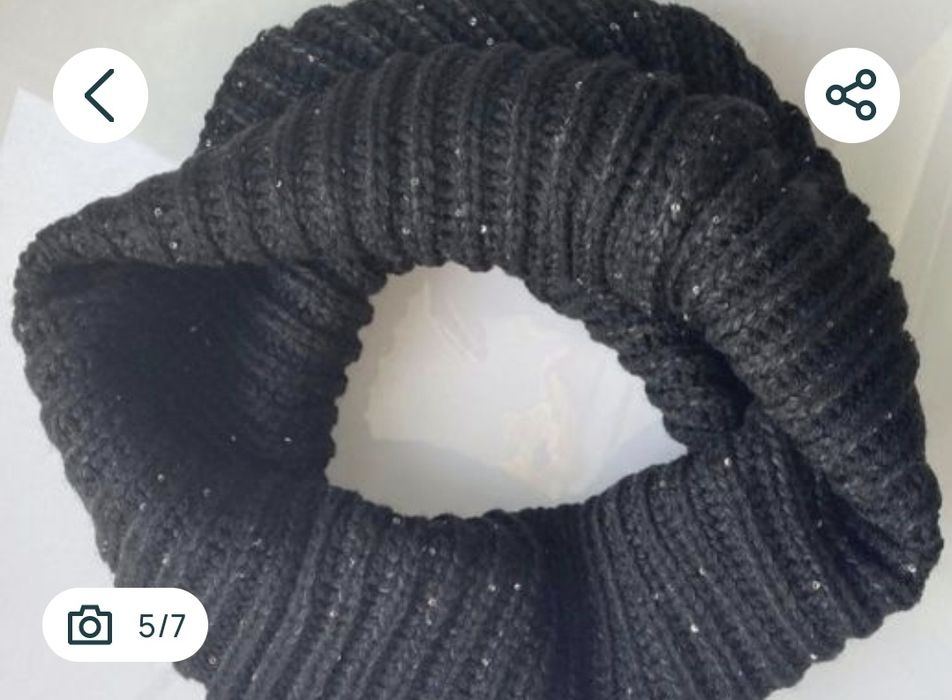 Fular cu fir metalic Reindeer Snood Avon