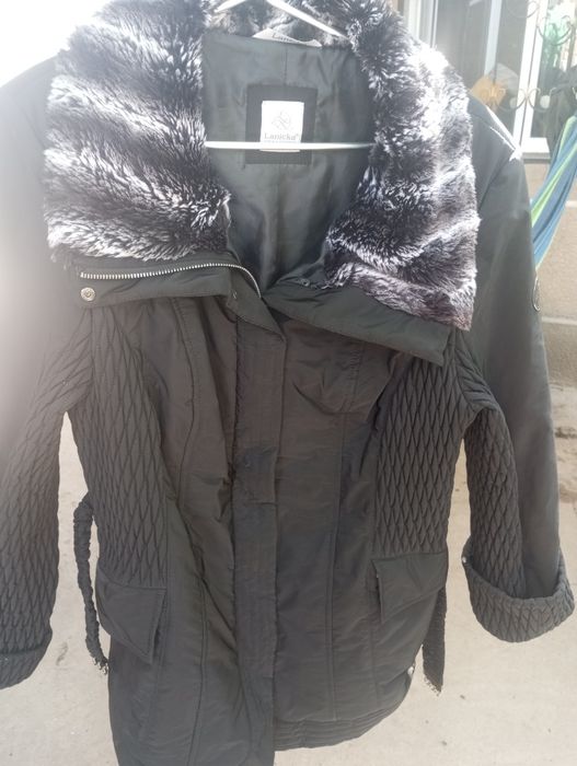 Продам тёплую куртку.