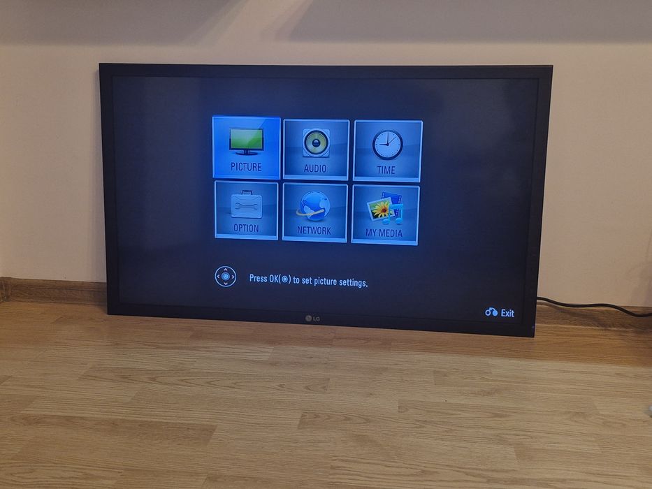 Monitor LED LG Flatron 42WS10 BAA 42" 107cm diagonala TV HDMI