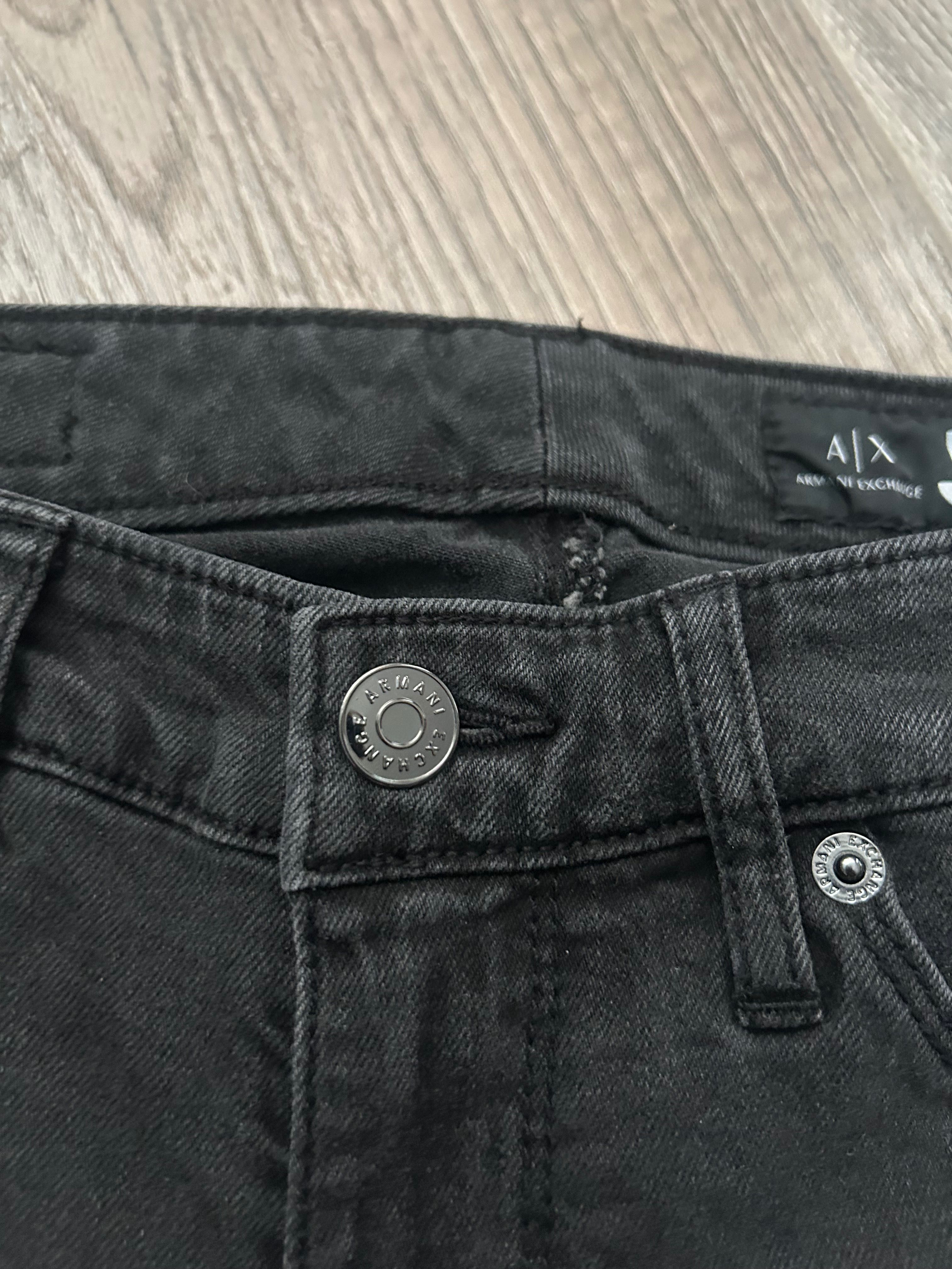 Оригинални нови дънки на Armani Exchange и панталон на Guess