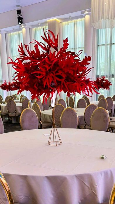 Închiriem aranjamente pentru mesele de la nunta botez sau majorat