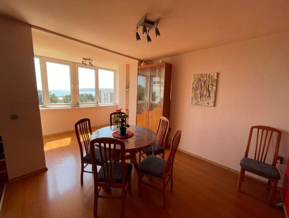 Дава се под наем Четиристаен апартамент в Варна, Чайка - 130 кв.м за 900 € - Снимка #1