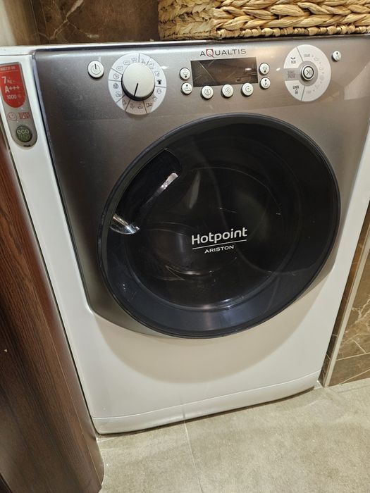 Продавам пералня Hotpoint Ariston за части