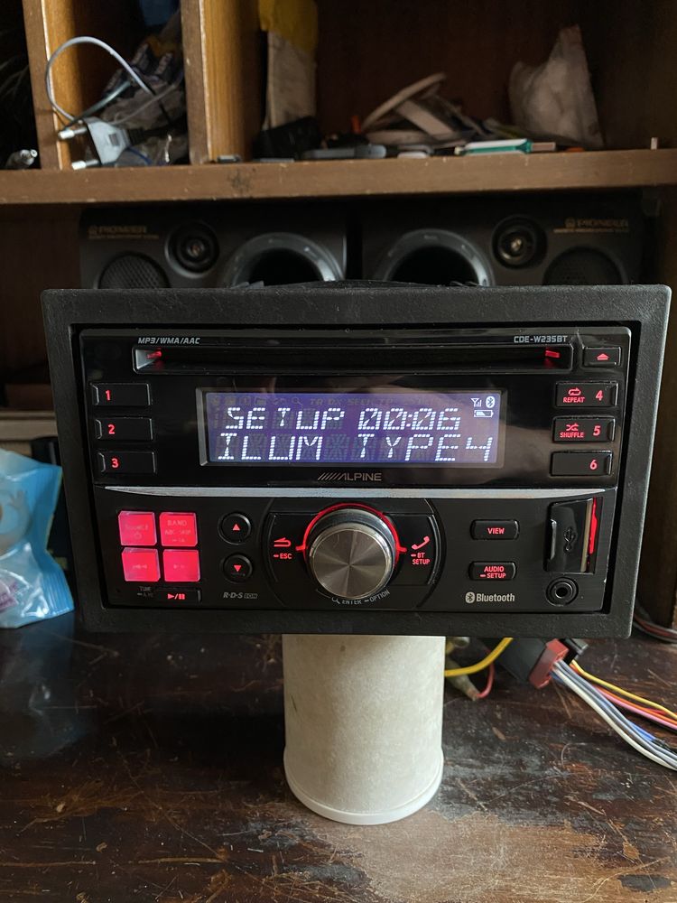 ALPINE CDE-W235BT - ДВОЕН ДИН- BLUETOOTH USB CD радио плеър за кола сд