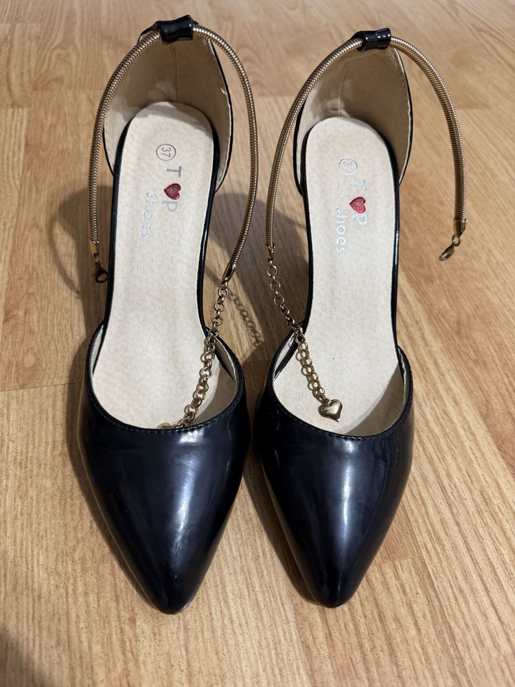 Pantofi cu toc stiletto negrii