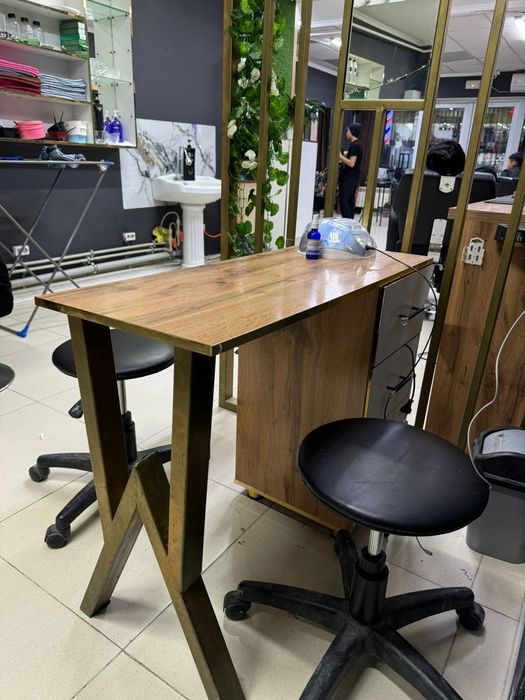 Маникурьный стол