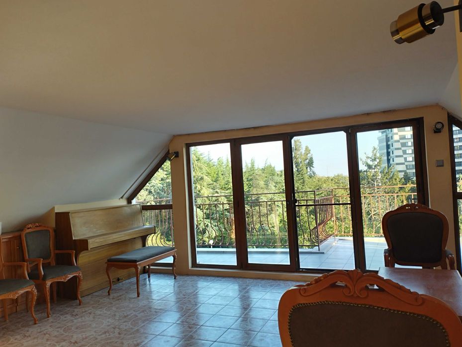 Дава се под наем Тристаен апартамент в Варна, Бриз - 139 кв.м за 900 € - Снимка #4