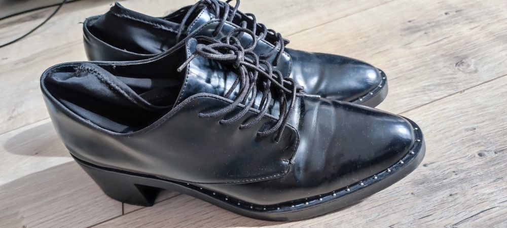 Есенни обувки с връзки и дебел ток Zara Зара 41 номер 26.6 стелка