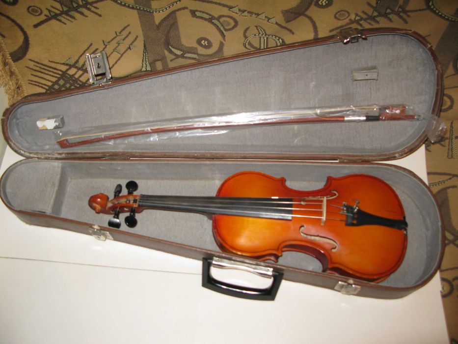 Продам скрипка размер 1/2