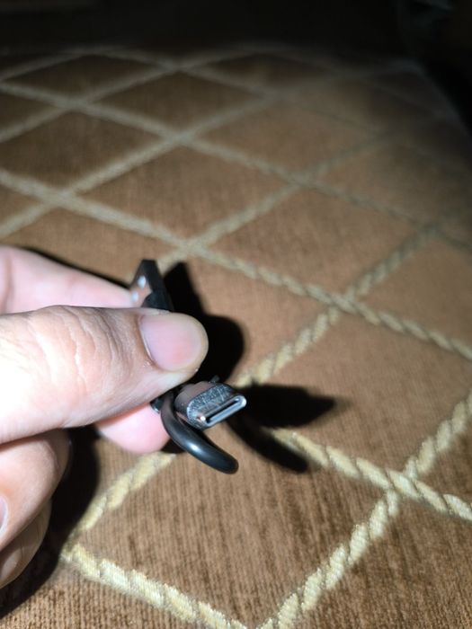 Căști wireless noi sigilate cu încărcător