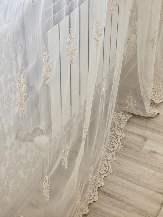 Тюль с узорами для зала